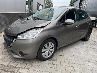 damaged passenger cars Peugeot 208 208 I (CA/CC/CK/CL), Hatchback, 2012 / 2019 1.2 Vti 12V PureTech 82 2015
