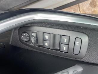 Peugeot 2008 2008 (CU), MPV, 2013 / 2019 1.2 12V e-THP PureTech 110 picture 5