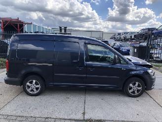 Schadeauto Volkswagen Caddy maxi 16tdi 75kW E6 AIRCO NAVI 2016/2