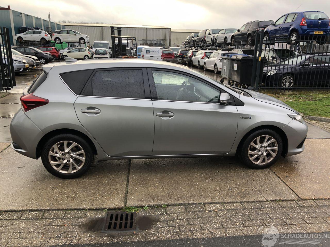 Toyota Auris 1.8 Hybrid 5 drs