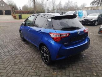 Toyota Yaris Yaris III (P13), Hatchback, 2010 / 2020 1.5 16V Hybrid picture 3