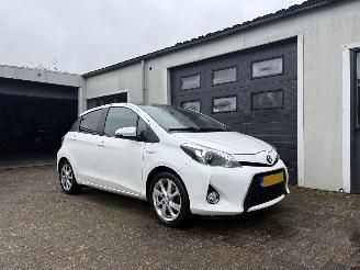 krockskadad bil auto Toyota Yaris 1.5 Full Hybrid Dynamic 2013/7