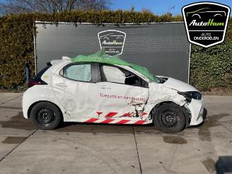 Vrakbiler auto Toyota Yaris Yaris IV (P21/PA1/PH1), Hatchback, 2020 1.5 12V Hybrid 115 2024/1