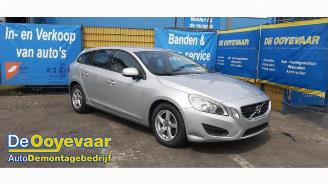 Vrakbiler auto Volvo V-60 V60 I (FW/GW), Combi, 2010 / 2018 2.0 D3 20V 2012/6