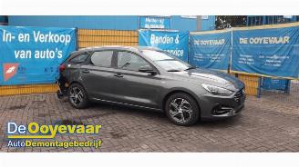 Vrakbiler auto Hyundai I-30 i30 Wagon (PDEF5), Combi, 2017 1.0 T-GDI 12V Hybrid 48V 2022/9