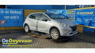 Voiture accidenté Peugeot 208 208 I (CA/CC/CK/CL), Hatchback, 2012 / 2019 1.2 Vti 12V PureTech 82 2012/10