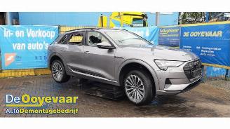 Coche siniestrado Audi E-tron e-tron (GEN), SUV, 2018 / 2023 55 quattro 2019/12