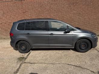 Volkswagen Touran 1.2 TSI 7 Persoons picture 2