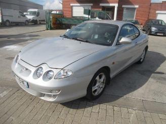 Unfallwagen Hyundai Coupé  2001/7