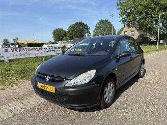 Unfallwagen Peugeot 307 1.6-16V NAVTECH 2004/9