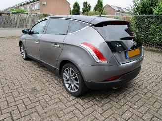 Lancia Delta 1.8 16V Automaat 200 PK picture 2