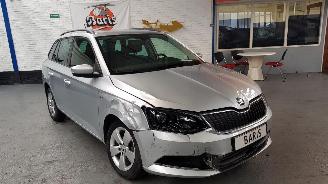Vrakbiler auto Skoda Fabia 1.0 TSI 12V COMBI 4DRS BENZ 999CC 70KW 95PK 2018/2