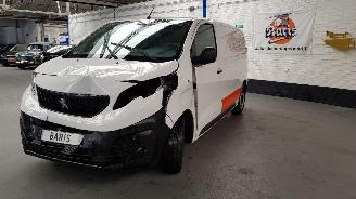 krockskadad bil auto Peugeot Expert 2.0 BLUE HDi 145 16V AUT DSL 1.997CC 106KW 144PK 2022/3