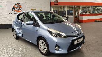 Coche accidentado Toyota Yaris 1.5 16V HYBRID AUT  ELEKTRISCH-BENZ 1.497CC 74KW 101PK 2014/1