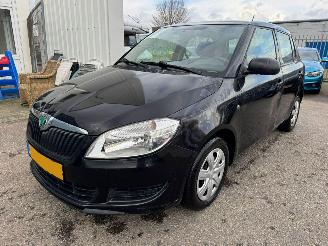skadebil auto Skoda Fabia 1.2-12V Go 2011/8