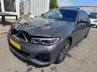 damaged passenger cars BMW 3-serie 320i AUTOMAAT High Executive 2019/9
