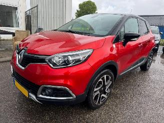 skadebil auto Renault Captur 0.9 TCe Helly Hansen 2015/1