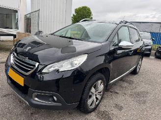damaged passenger cars Peugeot 2008 1.2 VTi Allure Pack Premium Plus 2014/2