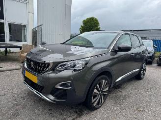 krockskadad bil auto Peugeot 3008 1.2 AUTOMAAT PureTech Blue Lease Premium 2020/5