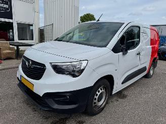 skadebil bedrijf Opel Combo 1.5D L2H1 Standaard 2024/2
