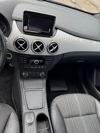 Mercedes B-klasse 180 AUTOMAAT Ambition picture 11