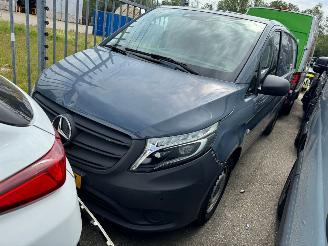 damaged commercial vehicles Mercedes Vito 110 CDI Functional Lang 2021/8