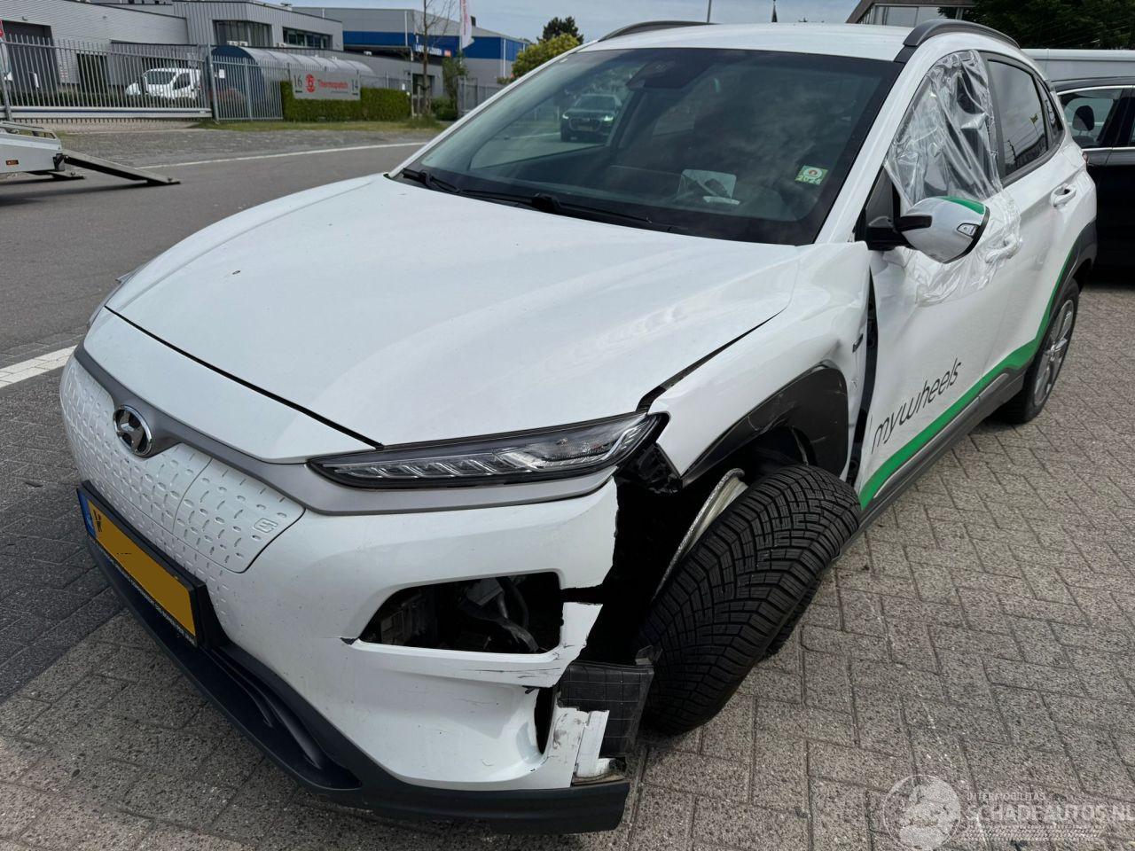 Hyundai Kona Fashion 64 kWh AUTOMAAT