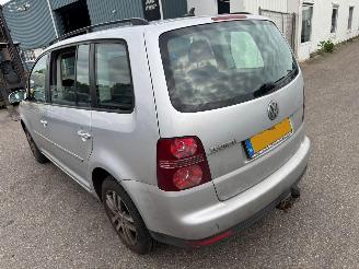 Volkswagen Touran 1.9 TDI Comfortline Business picture 3