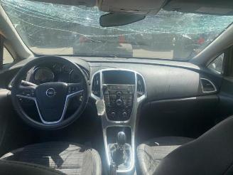 Opel Astra Astra J (PC6/PD6/PE6/PF6), Hatchback 5-drs, 2009 / 2015 1.7 CDTi 16V 110 picture 11