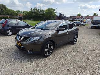 damaged passenger cars Nissan Qashqai 1.2 CONNECT EDITION PANORAMA 2015/1