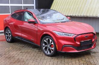 Schadeauto Ford USA Mustang Mustang Mach-E, SUV, 2020 98kWh AWD 2021/5
