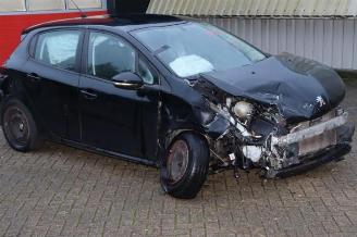 krockskadad bil auto Peugeot 208 208 I (CA/CC/CK/CL), Hatchback, 2012 / 2019 1.6 Blue HDi 100 2017/1