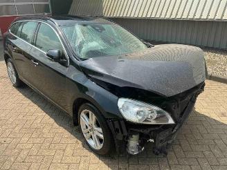 Uttjänta bilar auto Volvo V-60 V60 I (FW/GW), Combi, 2010 / 2018 1.6 T3 16V 2012/2