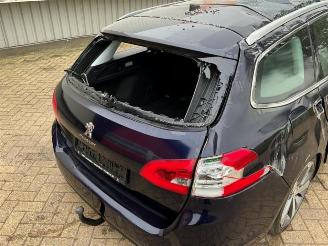 Peugeot 308 308 SW (L4/L9/LC/LJ/LR), Combi 5-drs, 2014 / 2021 1.2 12V e-THP PureTech 130 picture 17