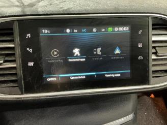 Peugeot 308 308 SW (L4/L9/LC/LJ/LR), Combi 5-drs, 2014 / 2021 1.2 12V e-THP PureTech 130 picture 32