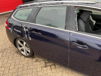 Peugeot 308 308 SW (L4/L9/LC/LJ/LR), Combi 5-drs, 2014 / 2021 1.2 12V e-THP PureTech 130 picture 21