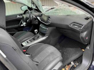 Peugeot 308 308 SW (L4/L9/LC/LJ/LR), Combi 5-drs, 2014 / 2021 1.2 12V e-THP PureTech 130 picture 24