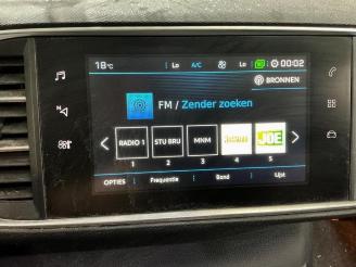 Peugeot 308 308 SW (L4/L9/LC/LJ/LR), Combi 5-drs, 2014 / 2021 1.2 12V e-THP PureTech 130 picture 31