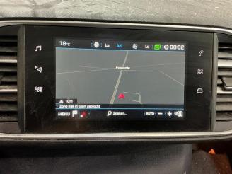 Peugeot 308 308 SW (L4/L9/LC/LJ/LR), Combi 5-drs, 2014 / 2021 1.2 12V e-THP PureTech 130 picture 30