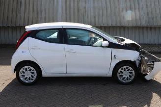 Vrakbiler auto Toyota Aygo Aygo (B40), Hatchback, 2014 1.0 12V VVT-i 2019/6