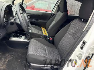 Toyota Yaris Yaris III (P13), Hatchback, 2010 / 2020 1.33 16V Dual VVT-I picture 10