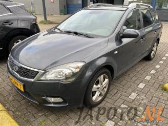 Damaged car Kia Cee d Cee'd Sporty Wagon (EDF), Combi, 2007 / 2012 1.4 16V 2010/6