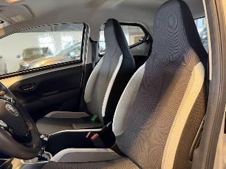 Toyota Aygo 1.0 VVT-i x-play Automaat! picture 17
