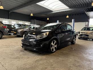 damaged passenger cars Kia Rio 1.4 CVVT ExecutiveLine 2014/5