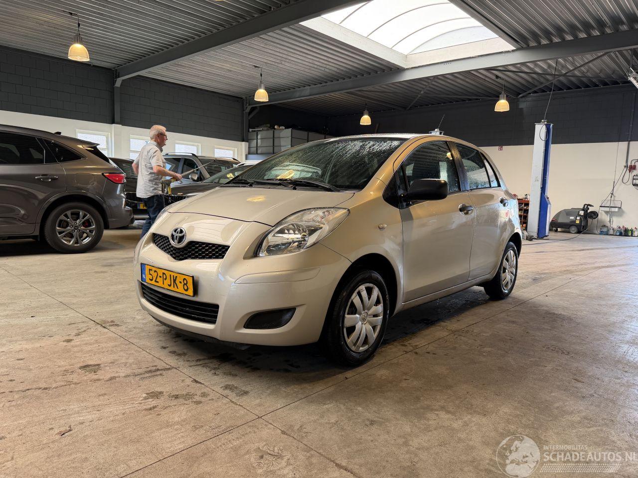 Toyota Yaris 1.0 VVTi Acces