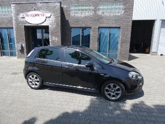 Damaged car Fiat Punto 1.3 M-Jet Lounge 2015/10