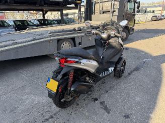 Piaggio MP3 300 19KW HPE Sport Led picture 6