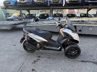 Piaggio MP3 300 19KW HPE Sport Led picture 2
