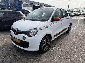 skadebil auto Renault Twingo 1.0 SCE 52KW Airco Led Collection NAP 2015/7