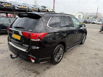 Mitsubishi Outlander 2.4 PHEV 99KW Autom. Clima Navi Schuifdak S-Edition NAP picture 3